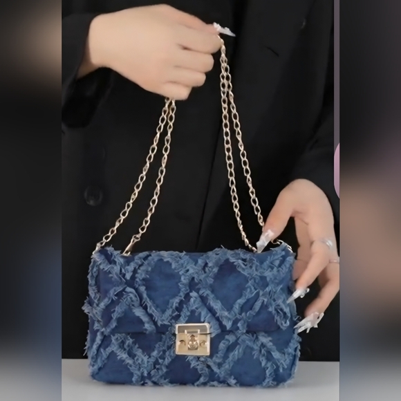 Fashion Denim Shoulder Bag with Gold Chain NWOT - Picture 4 of 4